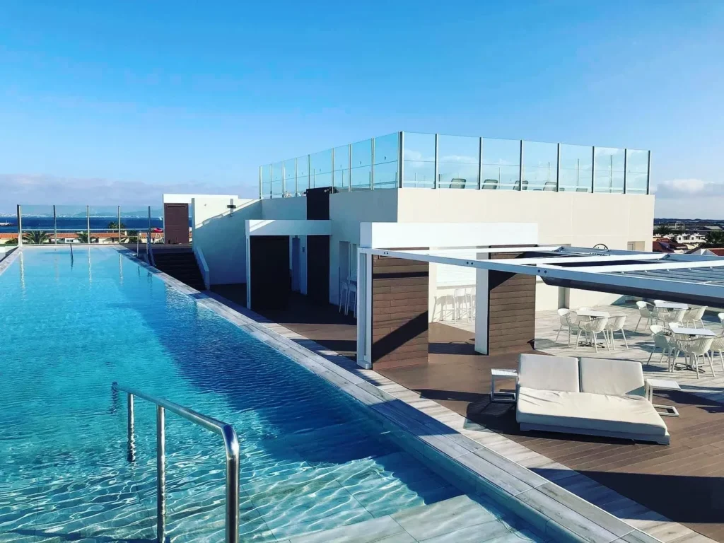 Piscina exterior del hotel Playa Park Zensation en Corralejo, Fuerteventura