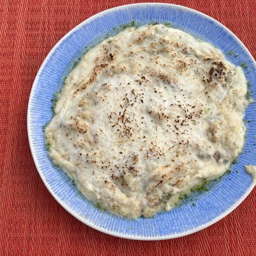 Fuente de espárragos gratinados con bechamel y queso