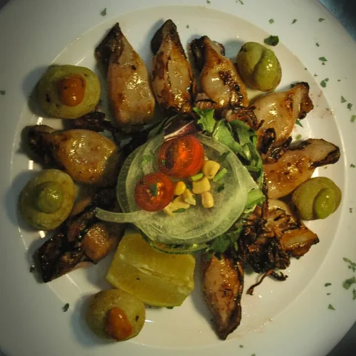 Plato de verduras asadas con presentación cuidada en Restaurante Don Pepe, Parque Holandés