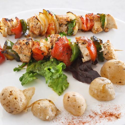 Brochetas de pollo y verduras en Restaurante Casabel