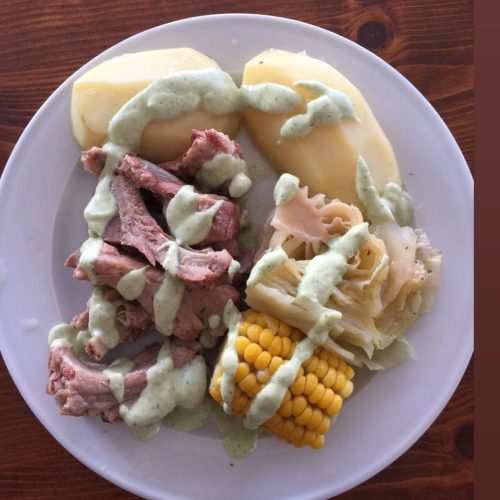Plato de sancocho canario servido en el Restaurante La Cencerra