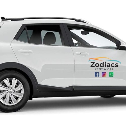 Vista lateral izquierda de un Kia Stonic de Zodiacs Rent a Car en Fuerteventura